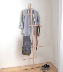 4 Marques 4 Designers Liege Bois Beton Et Marbre Porte Vetement Chambre Valet De Chambre Valet De Nuit