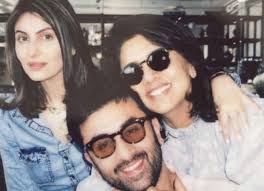 Mijwan fashion show 2018 : Neetu Kapoor Reveals Why She Doesn T Live With Ranbir Kapoor And Riddhima Kapoor Sahni After Rishi Kapoor S Demise Bollywood News Bollywood Hungama