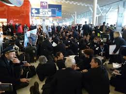 Philippe evain, président du snpl air france, promet 15 de son côté les pilotes klm envisagent, eux aussi, de faire grève. Air France La Greve Du 11 Janvier Suspendue