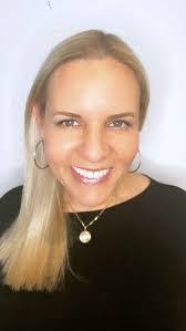 Mindy Langley's Instagram, Twitter & Facebook