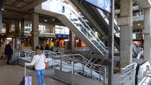 Note that tracks (voies) 23 to 28 are in hall 3 (vaugirard), which is quite a distance from halls 1, 2 and 4. Paris Gare Montparnasses A Brief Station Guide