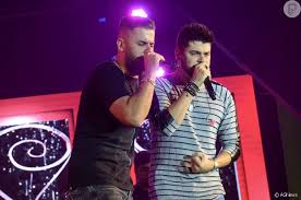 Tutoriais unha pintada victor e leo vídeos voadores do forró wagner e emmanuel walkyria santos wallas arrais well wesley safadão wlad show xande de pilares yegor ze cantor zé neto e cristiano ze neto e cristiano zé ottávio zé vaqueiro ze. Ze Neto E Cristiano Simulam Rodeio Em Live Purepeople