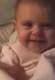 El Bebe Duerme Con Papa