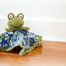 This crochet pattern / tutorial is available for free. Crocheted Frog Security Blanket Baby From Audrianascloset On