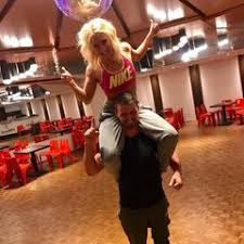 Kathrin menzinger rechnet mit joachim llambi ab. Let S Dance 2017 Dieser Promi Hat Das Finale Gewonnen Gala De
