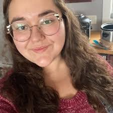 Amy Dewolfe's Instagram, Twitter & Facebook