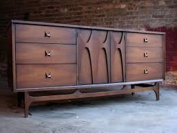 Lenoir House Bedroom Furniture Broyhill S Second Cousin Mid Century Modern Mid Century Modern Bedroom Furniture Modern Bedroom Furniture Vintage Bed Frame