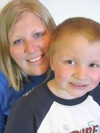 Kari Halverson's Instagram, Twitter & Facebook