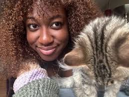 Lauren Cruickshank's Instagram, Twitter & Facebook