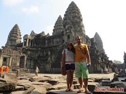 Buda centenario en el interior de las ruinas del templo de bayon, dentro de angkor thom. Angkor Sejarah Dan Panduan Kepada Kuil Khmer Apa Kuil Masukkan Bulatan Kecil Angkor Apakah Kompleks Kuil Angkor