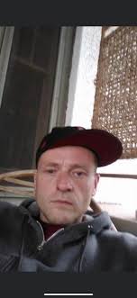 Anyone recognize him? He doesn't remember his name or where home is?