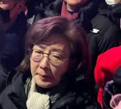 오늘 새벽 가발 쓴 권성동 - 클리앙