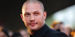 He has since been nominated for the academy award for best supporting actor, two critics' choice movie awards and two bafta awards, receiving the 2011 bafta rising star award. Tom Hardy The Dark Knight Rises Schauspieler War Nie Batman Fan