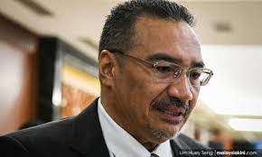 #undi18 | anak muda, generasi 'boomer' rasa anda belum sedia untuk mengundi. Malaysiakini