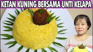 Padahal, sebenarnya pembuatan nasi kuning beserta lauk pauknya tidaklah susah. Cara Membuat Ketan Kuning Makan Bersama Unti Kelapa Youtube