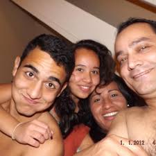 Tudo perfeitinho! Mariely Santos oficializou a união com André Santis neste  sábado (13) e compartilhou cliques do grande dia! 💍 Além de exibir o  vestido romântico e posar ao lado do amado,