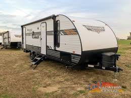 17.6 miles from clermont, in. Forest River Wildwood X Lite Travel Trailer Review 2 Spring Camping Rvs Leos Rv Blog