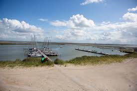 De marker wadden hebben ons aangenaam verrast, het was afwisselender dan we hadden gedacht, de rolklaver en het wilgenroosje. Ontdek Het Natuureiland Marker Wadden Tijdens Een Weekendje Weg