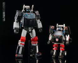 Ocular Max Terraegis Vs G1 Trailbreaker G1 Configuration Action Figures Masterpiece Transformers