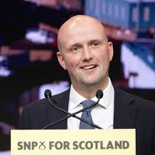 Give Holyrood Scotland Office funding for winter fuel payment, says Flynn