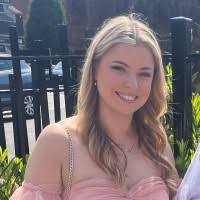 50+ perfiles de «Eloise»