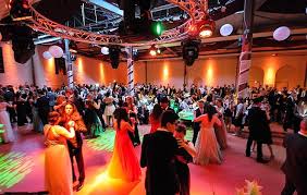 Die Alte Schlossfabrik Solingen Ist Eine Perfekte Location Fur Den Abiball Abiball Abschlussfeier Abschluss Abitur Abi Ball Abschlussfeier