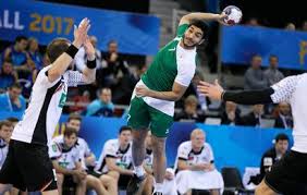 بطولة العالم لكرة اليد هي بطولة تقام كل عامين أقيمت أول بطولة في ألمانيا 1938 وشارك بها أربع منتخبات ، أقيمت 24 نسخة حتى عام 2015 ، كان أول مستضيف للبطولة ألمانيا عام 1938 وأخر بطولة عام منتخب فرنسا لكرة اليد والذي فاز بالبطولة عام 2015 التي أقيمت بقطر. Ø§Ù„Ù…Ù†ØªØ®Ø¨ Ø§Ù„Ø£Ù„Ù…Ø§Ù†ÙŠ Ù„ÙƒØ±Ø© Ø§Ù„ÙŠØ¯ Ø§Ù„Ø£Ø®Ø¨Ø§Ø± Ø§Ù„ÙÙŠØ¯ÙŠÙˆÙ‡Ø§Øª ÙˆØ£Ø­Ø¯Ø« Ø§Ù„Ù†ØªØ§Ø¦Ø¬ Ø§Ù„Ø®Ø§ØµØ© Ø§Ù„Ù…Ù†ØªØ®Ø¨ Ø§Ù„Ø£Ù„Ù…Ø§Ù†ÙŠ Ù„ÙƒØ±Ø© Ø§Ù„ÙŠØ¯ Ø§Ù„Ù…Ù†ØªØ®Ø¨ Ø§Ù„Ø£Ù„Ù…Ø§Ù†ÙŠ Ù„ÙƒØ±Ø© Ø§Ù„ÙŠØ¯ Bein Sports