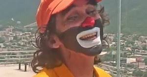 Ricardo was a dentist who started to paint his face so that kids would not be afraid of him as he worked on their teeth. Cepillin La Feria De Cepillin Acordes D Canciones