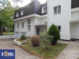 20 km nordöstlich von parchim liegt das ehemalige klostergut mühlenhof. Immobilien Tschechien Hauser