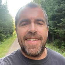 Anyone ever experienced buzzing from rear passenger speaker, comes and goes  starts quiet then gets louder and louder then goes quiet again then  eventually stops, no difference with the radio