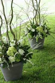 Style Only Flowers Low In Container With Curly Willow Ceremony I Really Like This Type Joption A Container Flowers Flower Arrangements Floral Arrangements