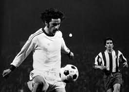 Gerhard (gerd) müller ( nördlingen, 3 november 1945) is een duits voormalig profvoetballer. Hyuuvfalpdjhwm