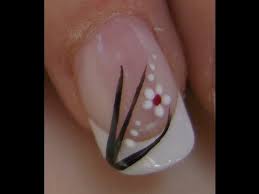 Ideas de decoracion de uñas sencillas, bonitas y faciles para principiantes 2020 ☝. Decoracion Unas Flores Sencillas Flower Nail Art Youtube