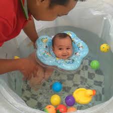 Jasa les renang bayi di jogja selanjutnya ada bunda esti fisioterapi baby spa. Jual Kolam Renang Bayi Baby Spa Bungah Gresik Kab Situbondo All There Tokopedia