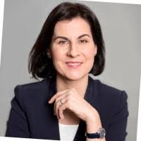 Angela Illuzzi's Instagram, Twitter & Facebook