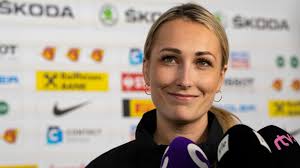 Toimittajan seksistisestä kysymyksestä nousi kohu jääkiekon MM-kisoissa