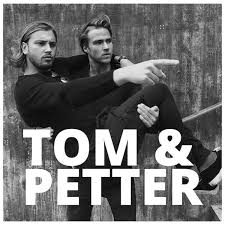 Han är känd från bland annat tombola podcast som han driver tillsammans med humorkollegan carl stanley. 80 Q A Hatar Min Kompis Nya Flickvan Tom Och Petter Podcast Podtail