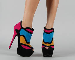 we love high heels panosundaki pin