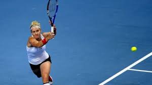 There were four americans on the mixed doubles ceremony stand during the playing of our national anthem. Mattek Sands Des Erreurs Dans Le Tie Break