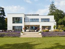 As the holiday season is coming close, people are already started making their vacation plans. Luxushaus Hausbaudirekt De