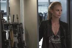 Charlize theron y jason statham protagonizaron 'the italian job', también del director f. Fast And Furious 8 Movie Release Showtimes Trailer Cinema Online