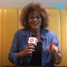 Depuis la diaspora, il n'oublié ses racines et livre avec élégance et puissance ses textes engagés. Le Piano Dans La Musique Creole Jocelyne Beroard Chanteuse De Kassav Facebook