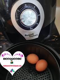 Pastikan kuantiti air adalah mencukupi untuk merendam keseluruhan telur ke dalam air. Lady Nadia Malaysian Blogger Resepi Telur Separuh Masak Air Fryer