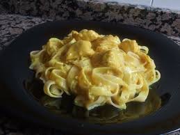 Conseguirás una mezcla de sabores deliciosa. Tallarines Con Pollo Al Curry Cocina