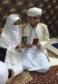 Dalam unggahan insta stories, larissa mengungkapkan keburukan putra mendiang arifin. Arti Tangis Alvin Faiz Setelah Jadi Suami Larissa Chou Simomot