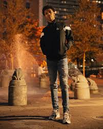 Discover all a boogie wit da hoodie's music connections, watch videos, listen to music, discuss and download. A Boogie Wit Da Hoodie On Instagram I M From The Bronx Not Benny Boogie Wit Da Hoodie A Boogie Artist Funny Black Memes
