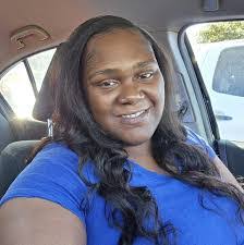 Clarissa Chaney's Instagram, Twitter & Facebook