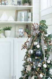 Check spelling or type a new query. Rustic Christmas Tree How To Get That Farmhouse Look A Pop Of Pretty