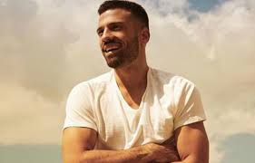 Check spelling or type a new query. O Kwnstantinos Argyros Wraios Einai Moiazei Ligo Me Ton Remo Bebaia News Gr