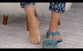2020 05 18 amy stran showing katy perry sandals geli. Amy Stran S Feet Wikifeet